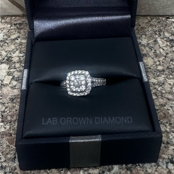 Jewelry - Elegant Silver Lab Grown Diamond Ring